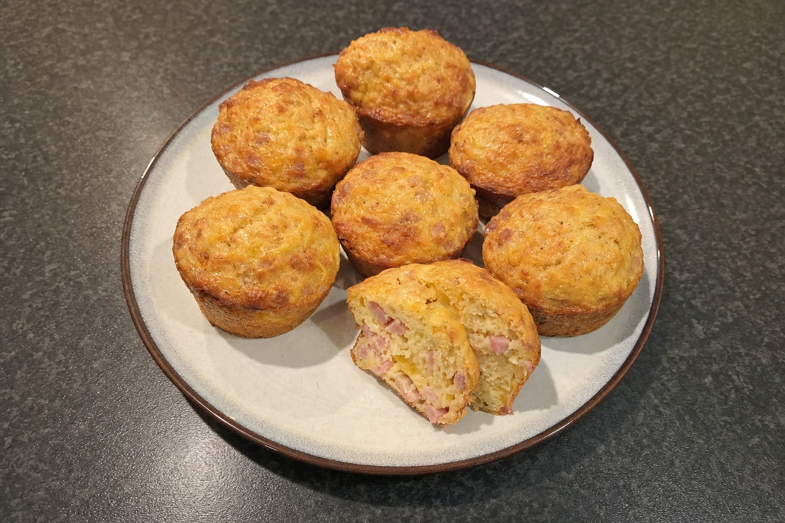 Muffins Salgados de Queijo e Fiambre