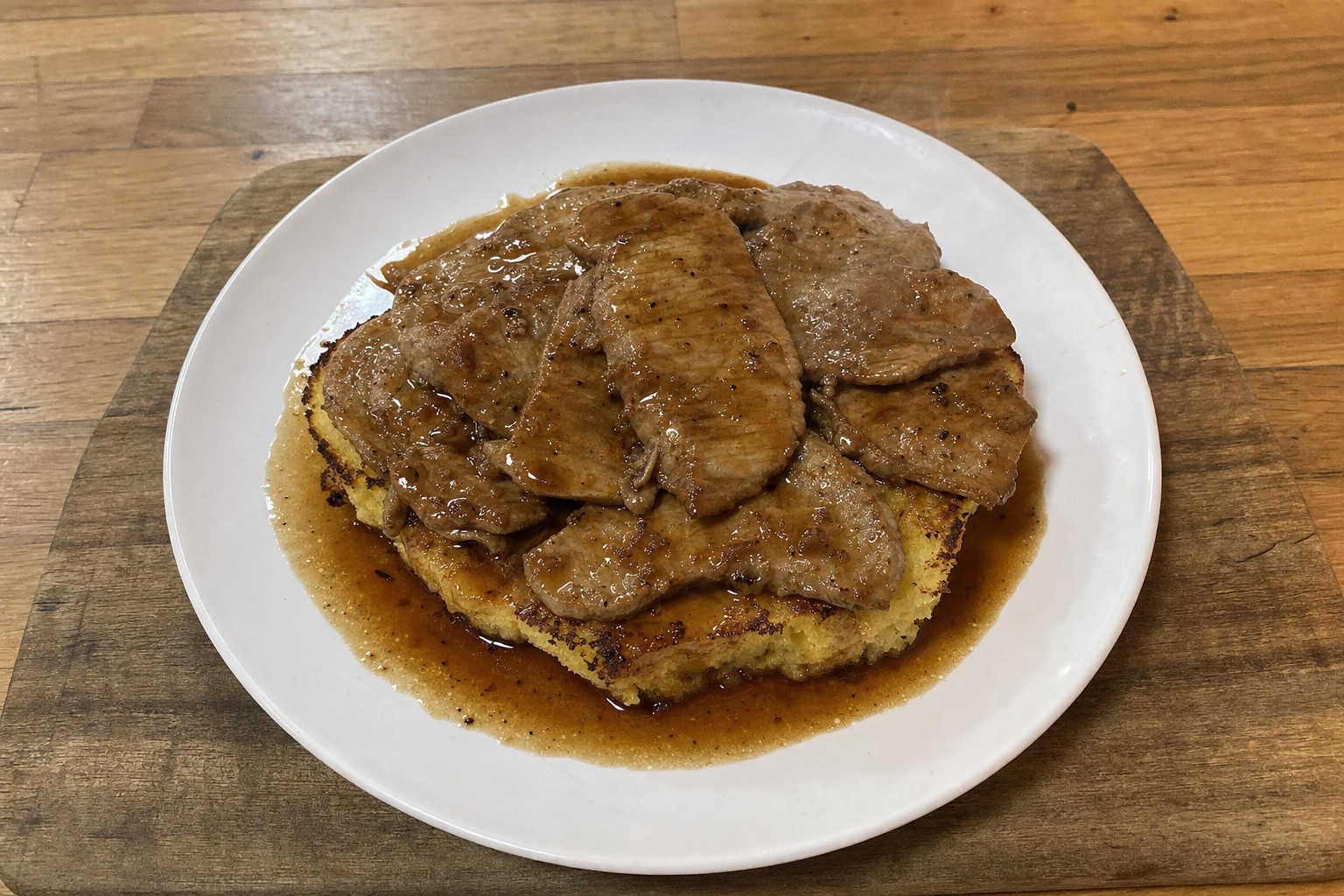 Bifanas alentejanas com molho de vinho