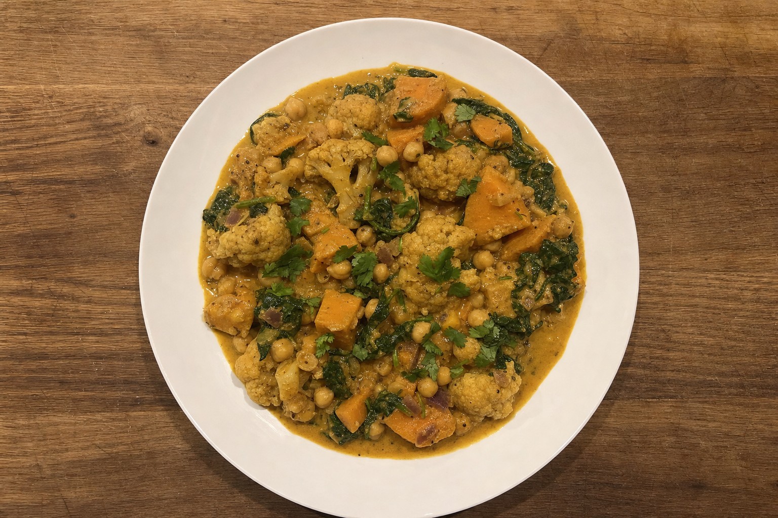 Caril de Legumes com Grão-de-Bico e Leite de Coco