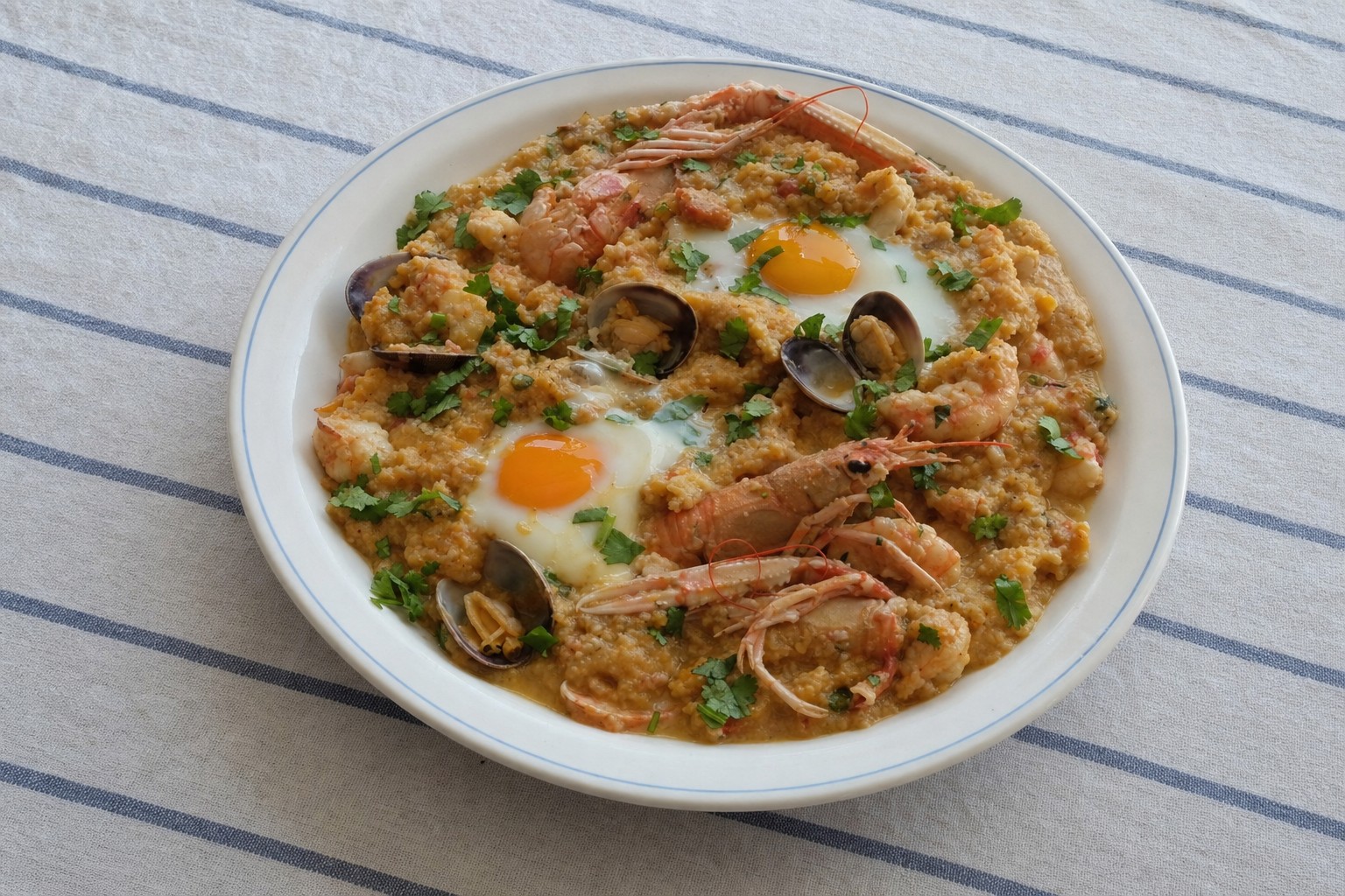 Açorda de marisco com coentros