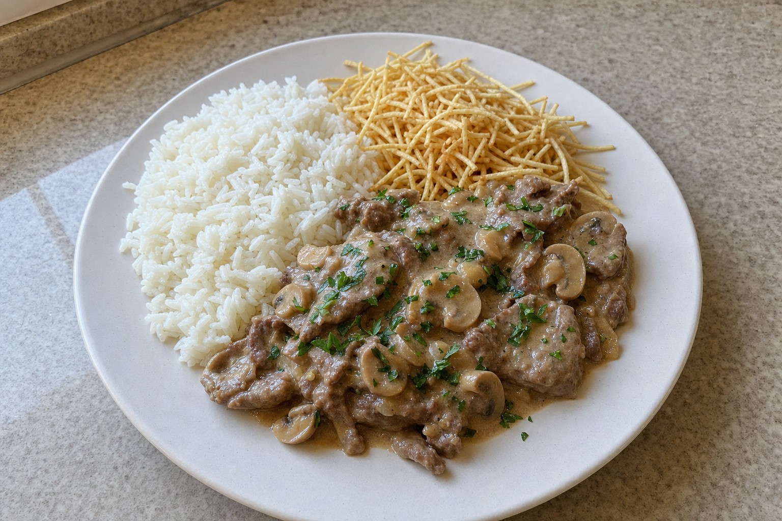Strogonoff de Carne à Portuguesa