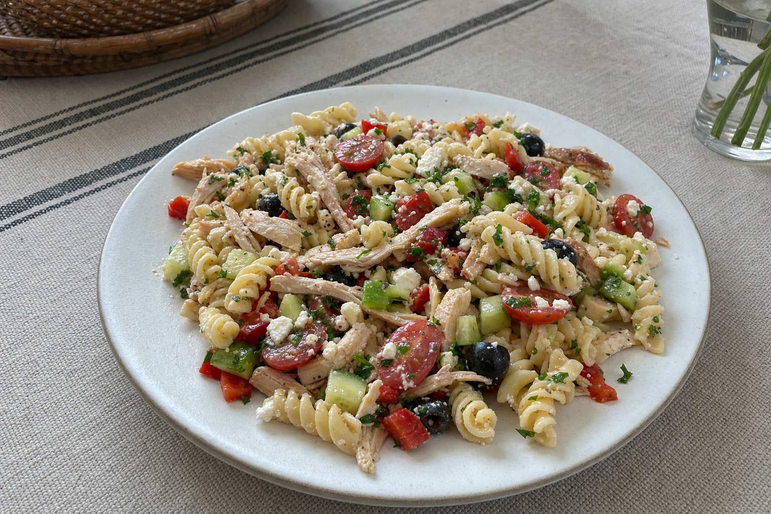Salada Fria de Massa com Frango Assado