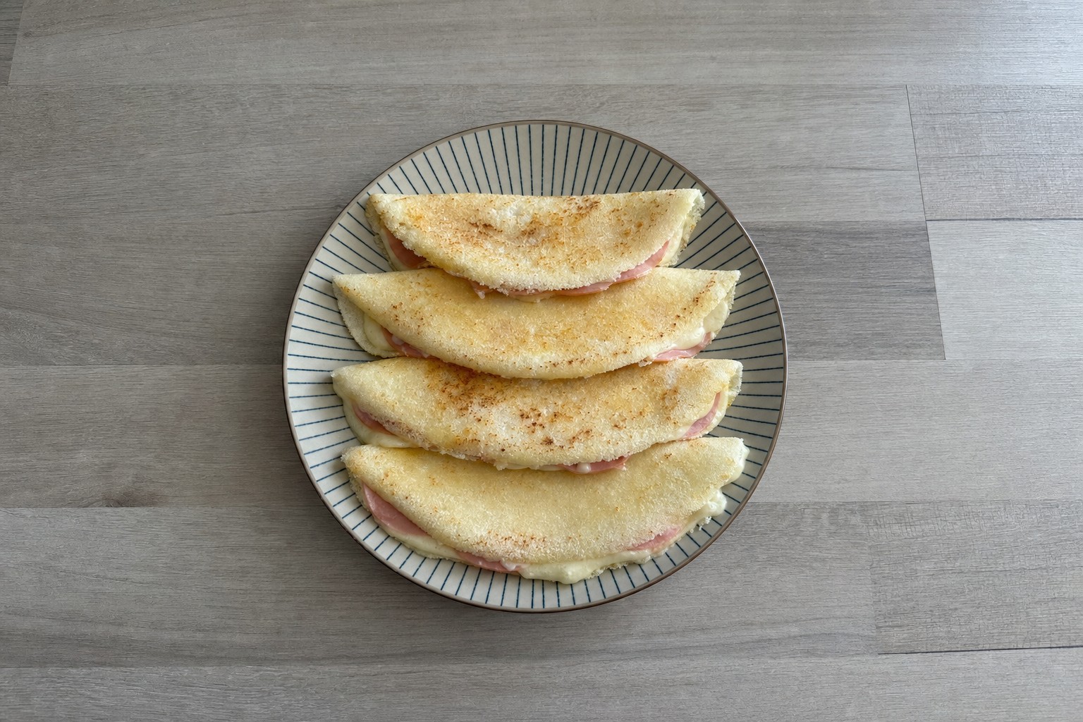Tapioca Recheada com Queijo e Presunto