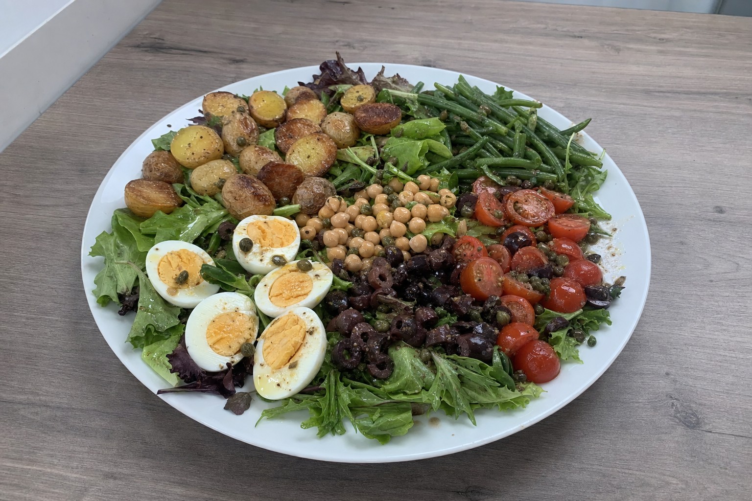 Salada Niçoise de Grão-de-bico