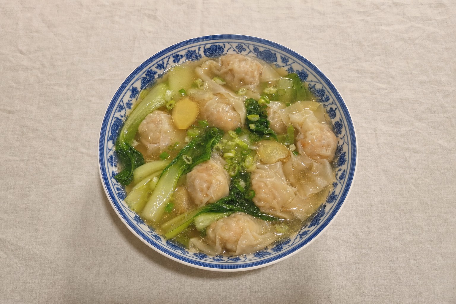 Sopa de Wonton
