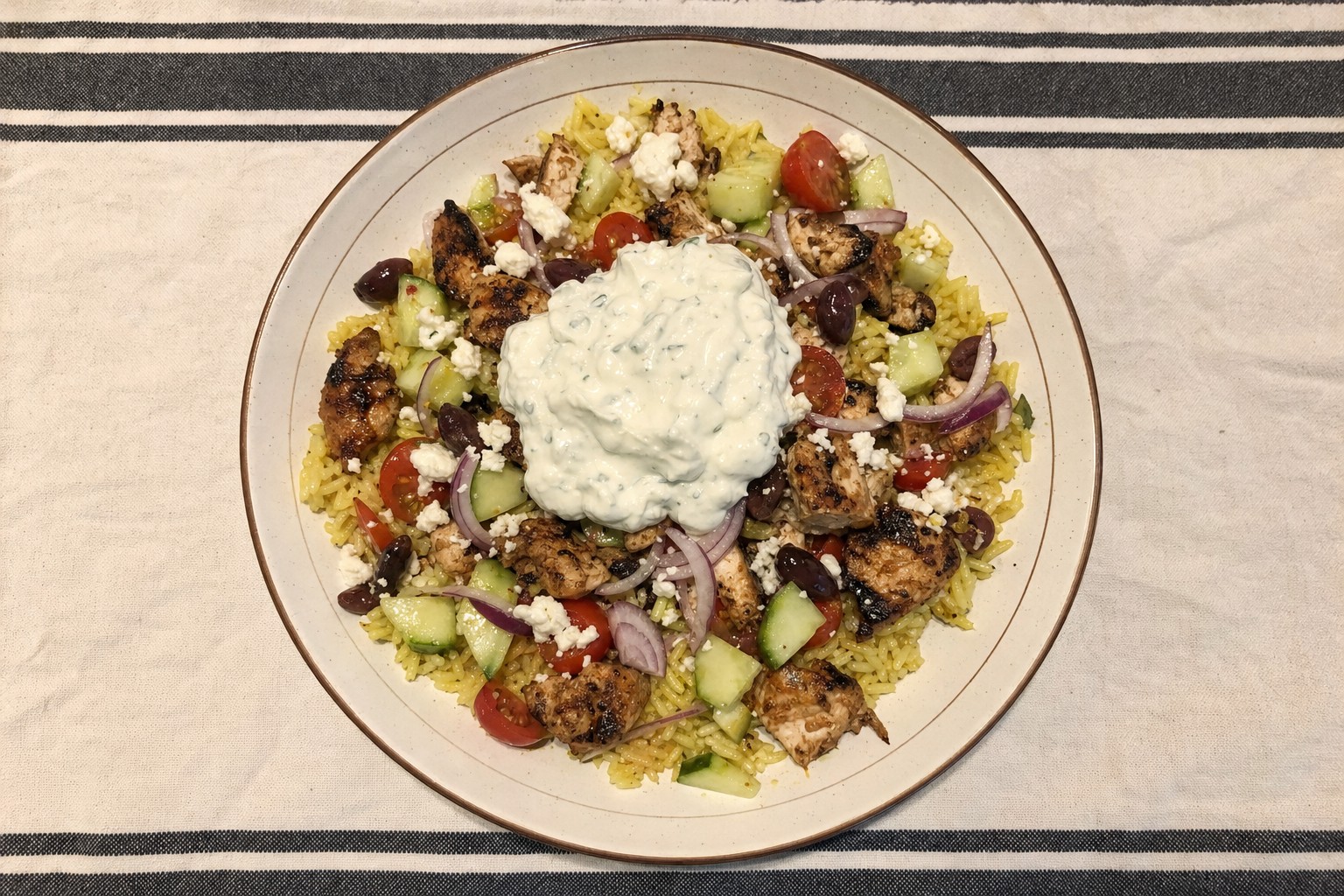 Tigela de Souvlaki de Frango