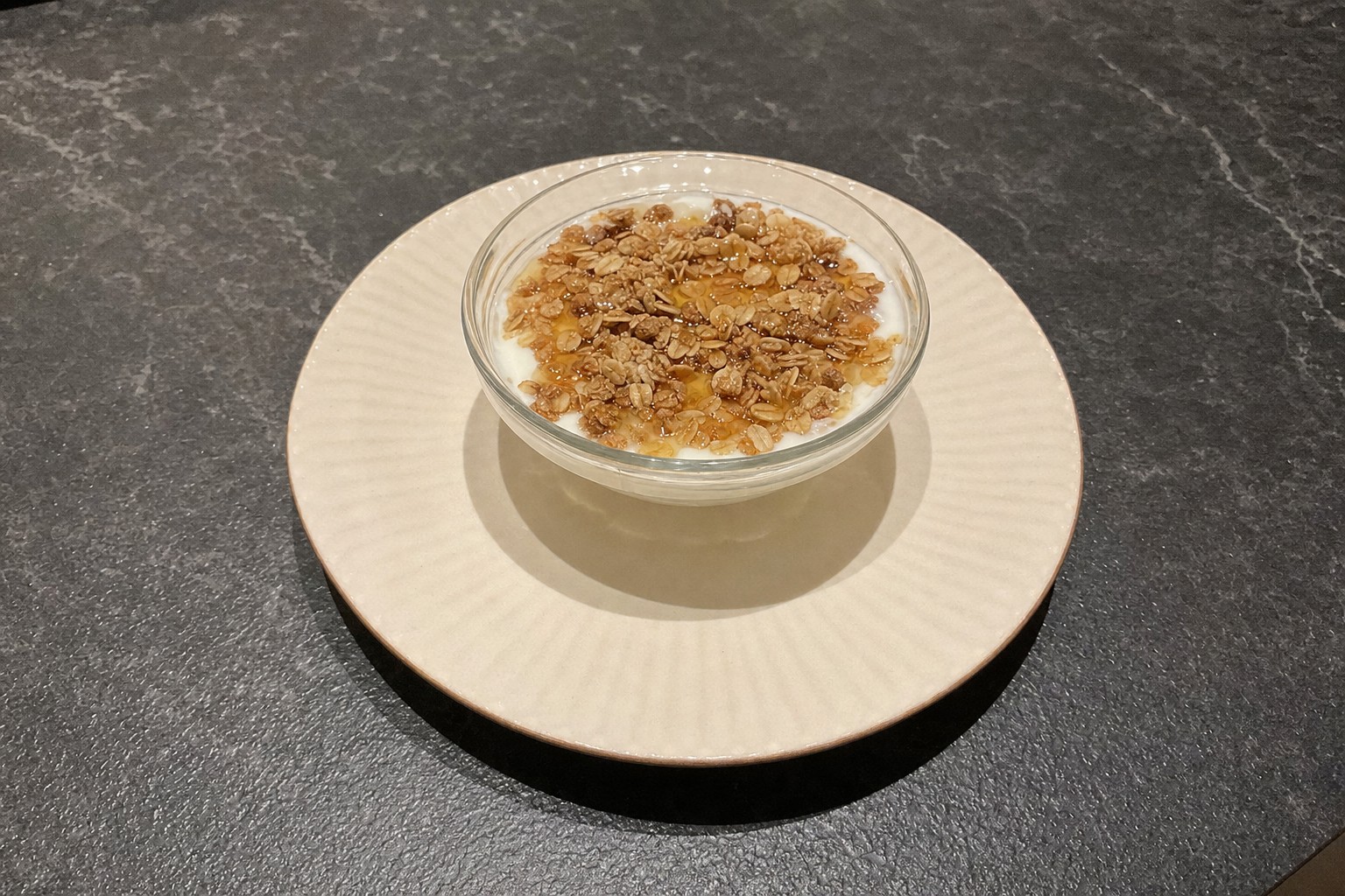 Iogurte Natural com Granola e Mel
