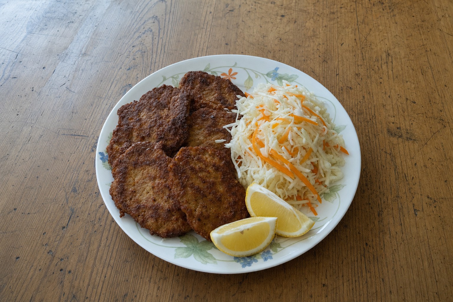 Panados de Seitan com Salada de Couve