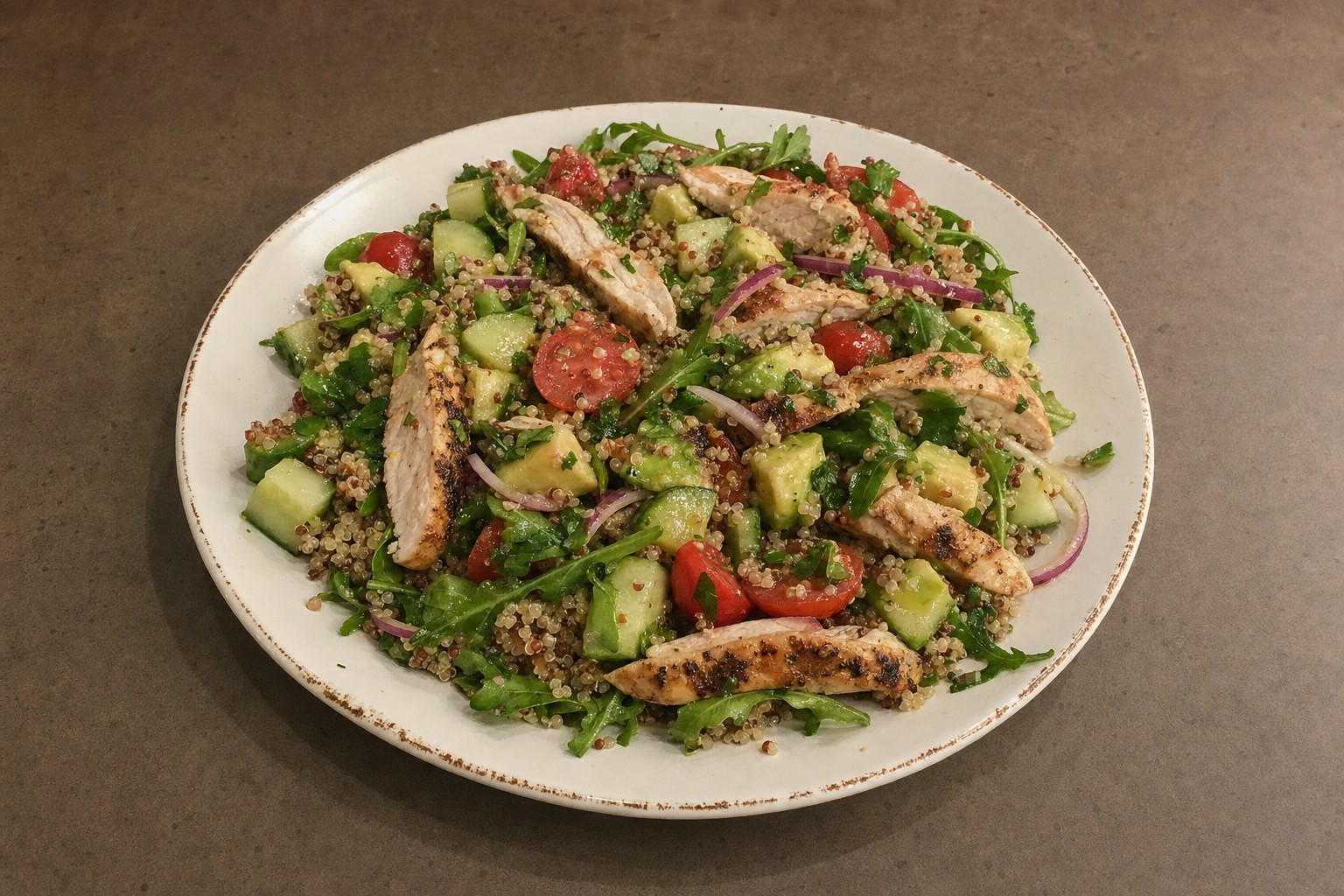 Salada de Frango Grelhado com Quinoa