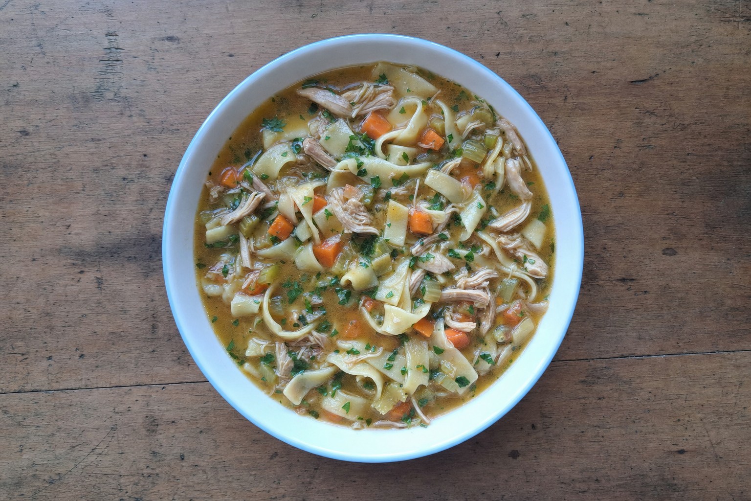 Sopa de Macarrão com Frango
