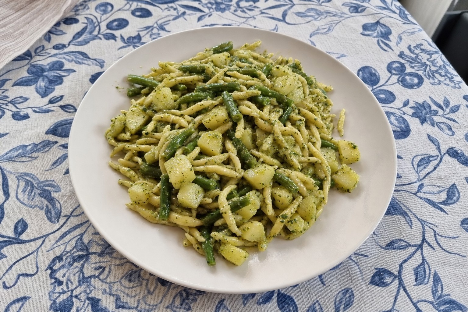 Trofie com Pesto alla Genovese, Batatas e Feijão Verde