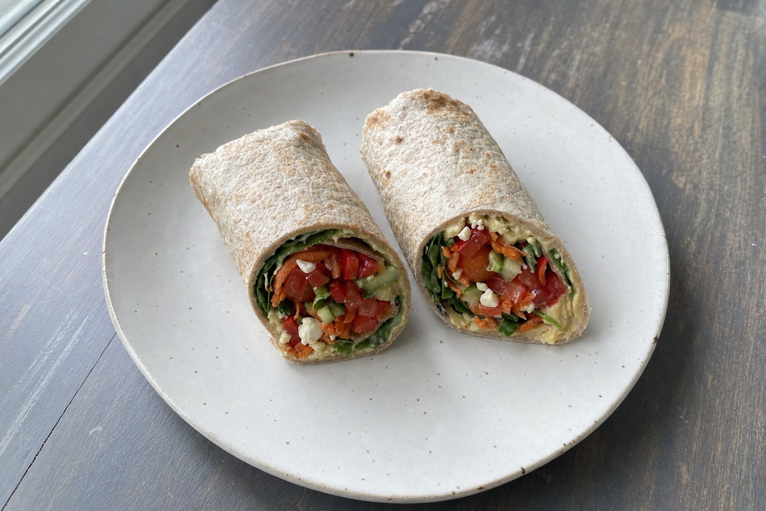 Wrap de Húmus com Legumes a Frio