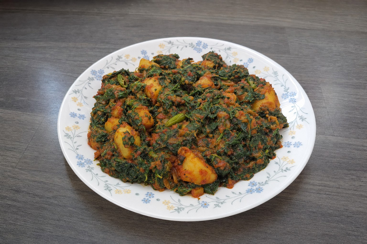 Saag Aloo (Caril de Batata com Espinafres)