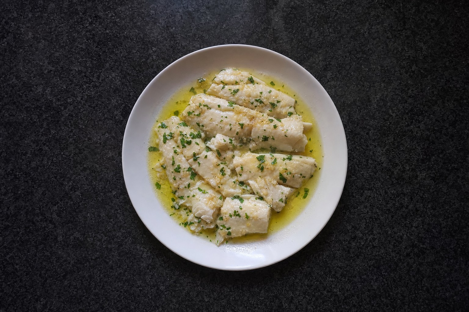 Pescada no Micro-ondas com Azeite e Alho