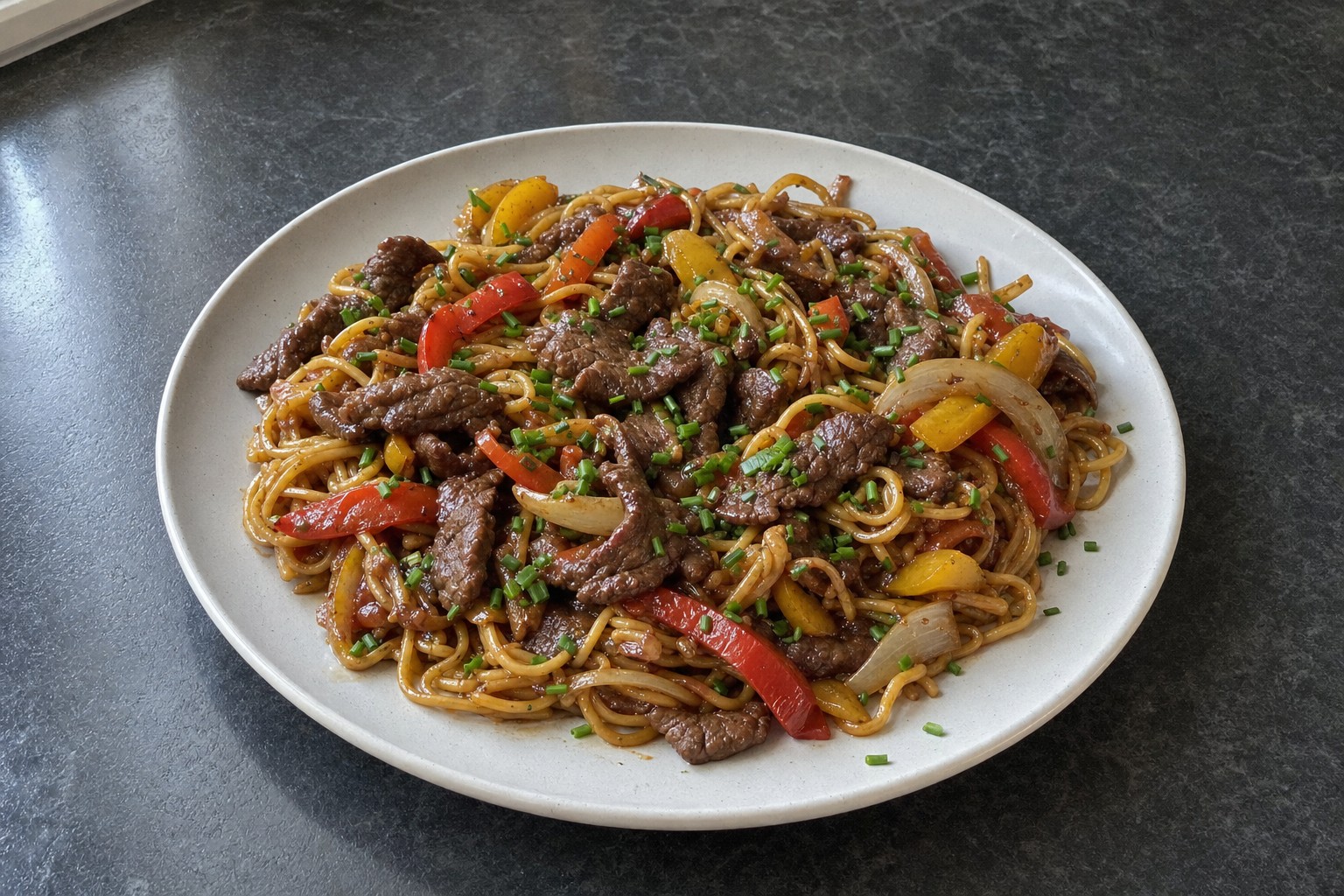 Noodles rápidos de vaca com pimentos