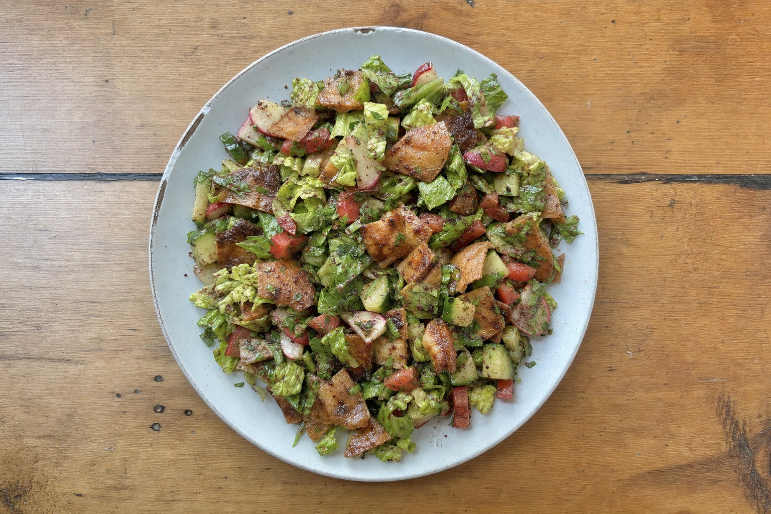 Salada Fattoush com Pão Pita Frito