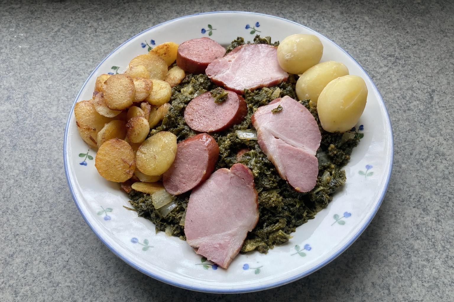 Grünkohl mit Wurst
