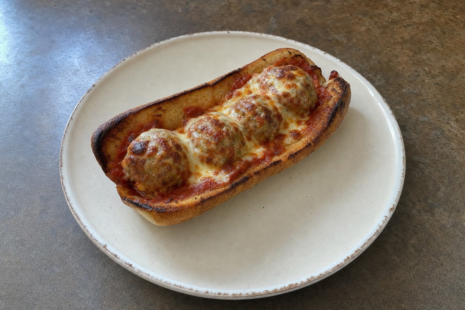 Sandes de Almôndegas de Peru com Molho Marinara e Mozarela