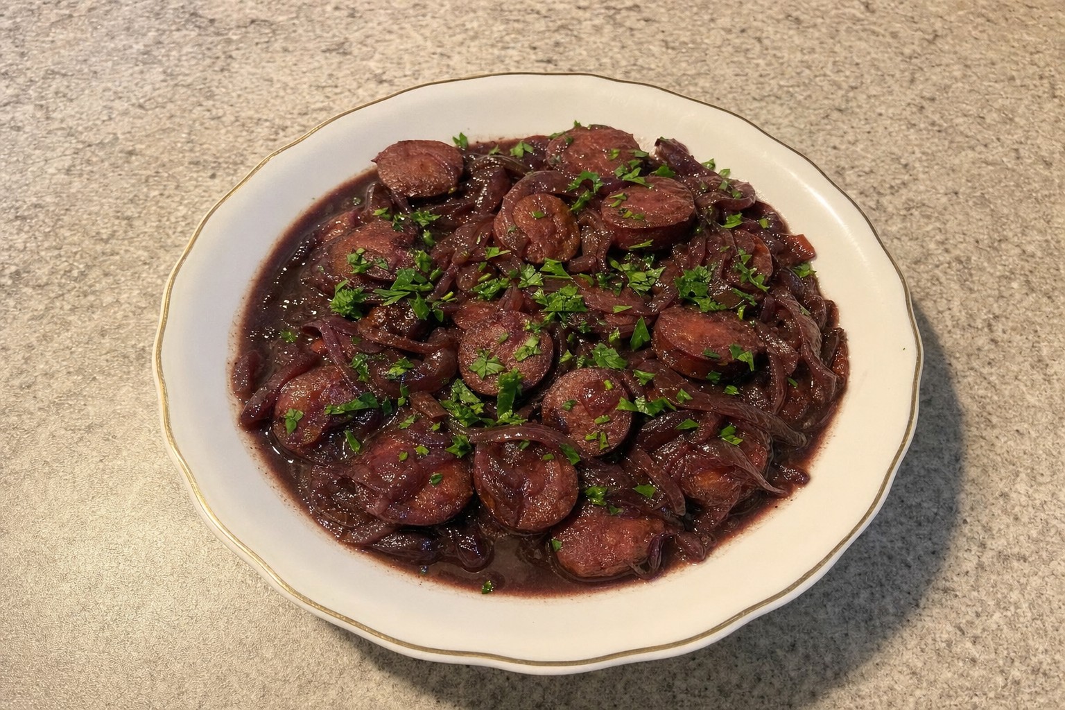 Chouriço ao Vinho Tinto