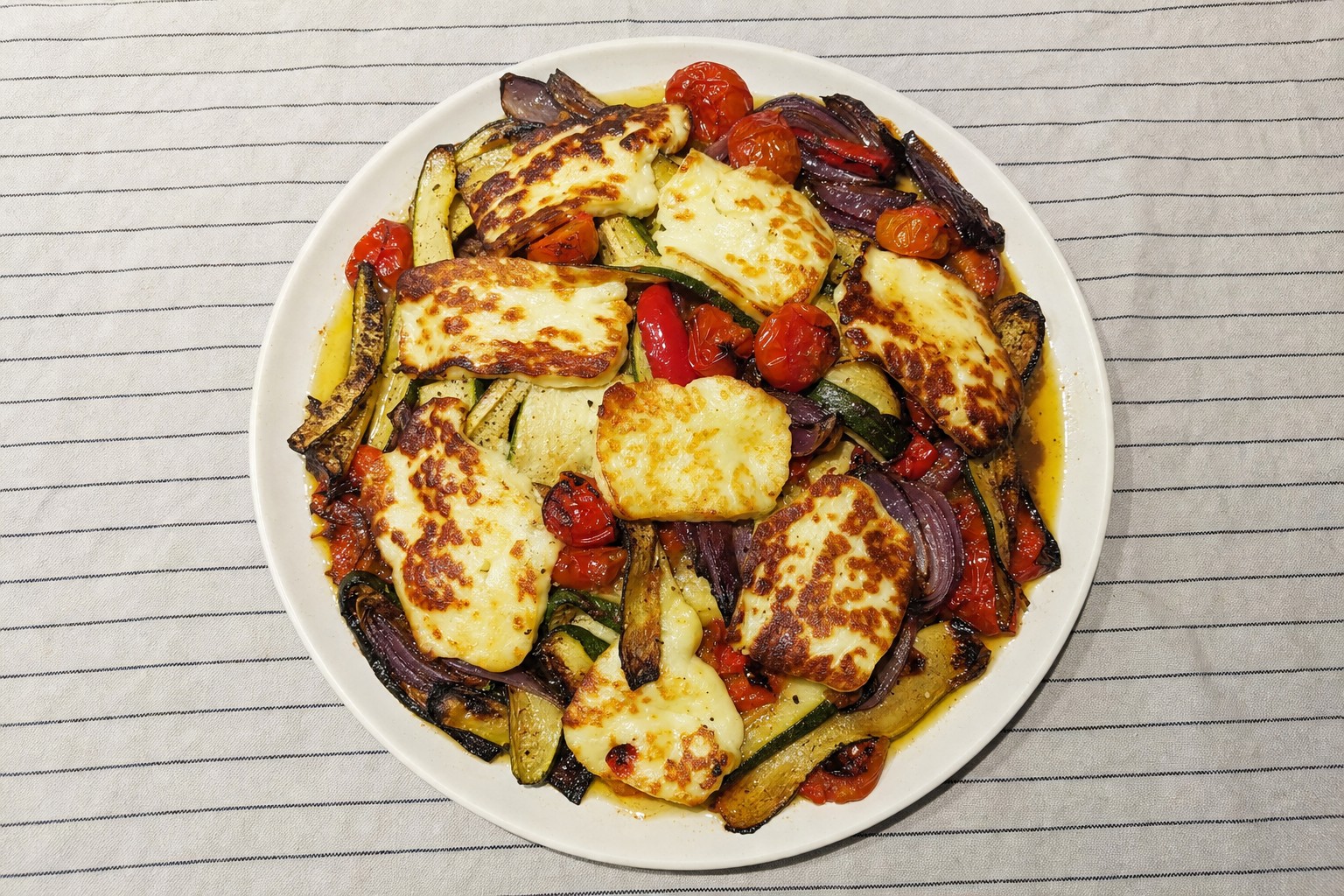 Tabuleiro de Halloumi com Legumes Assados