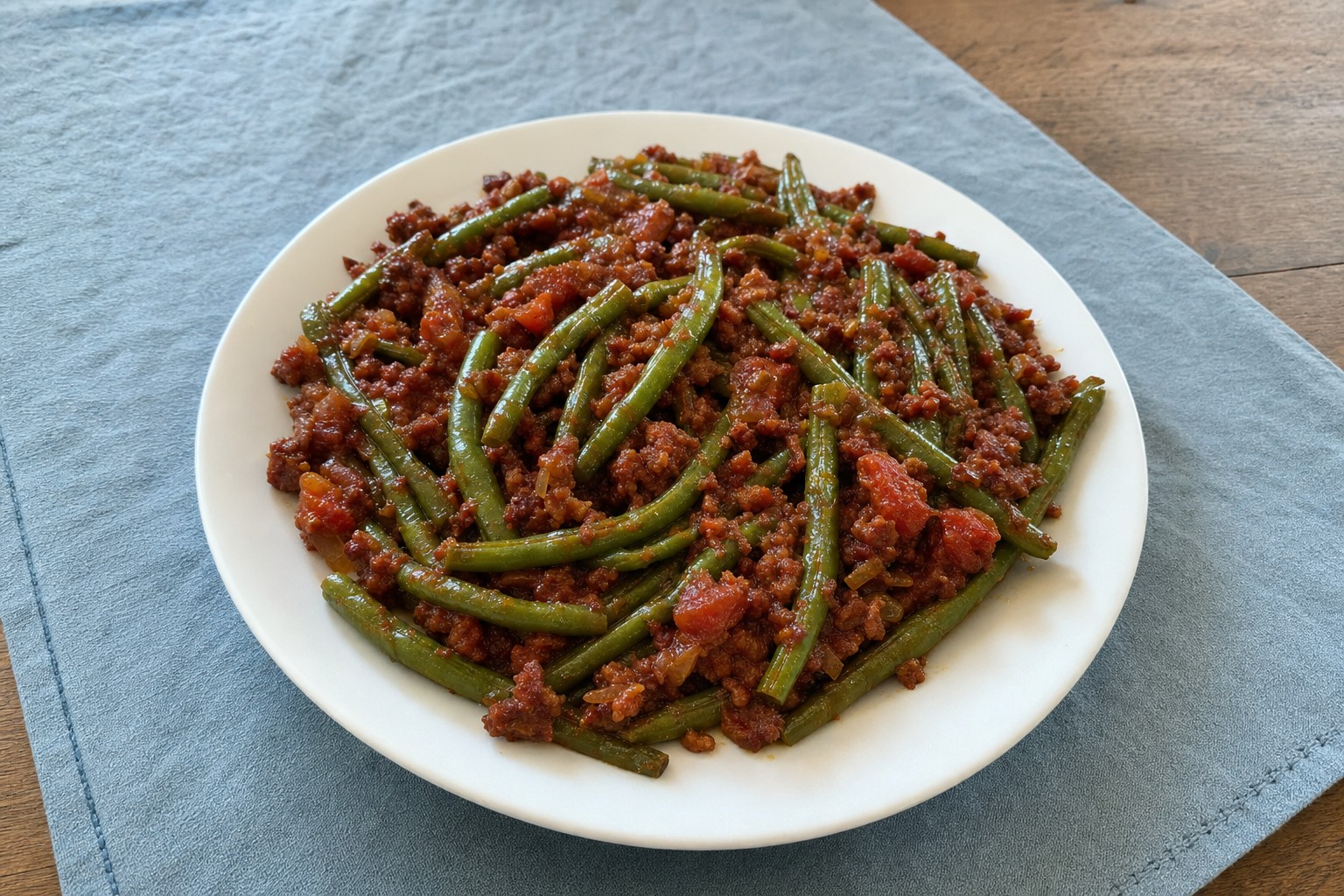 Feijão verde com tomate e chouriço