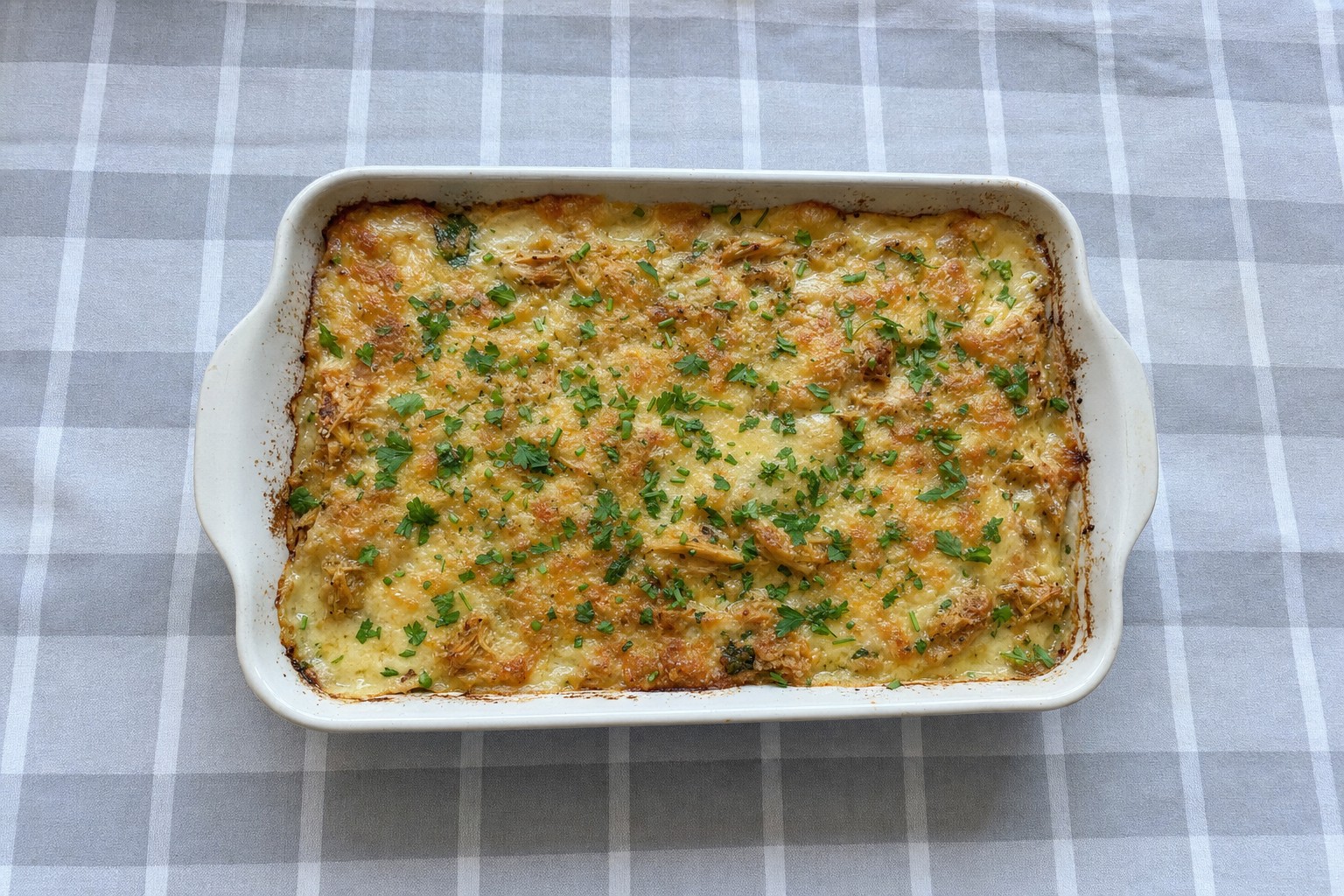 Escondidinho de frango com puré de mandioca