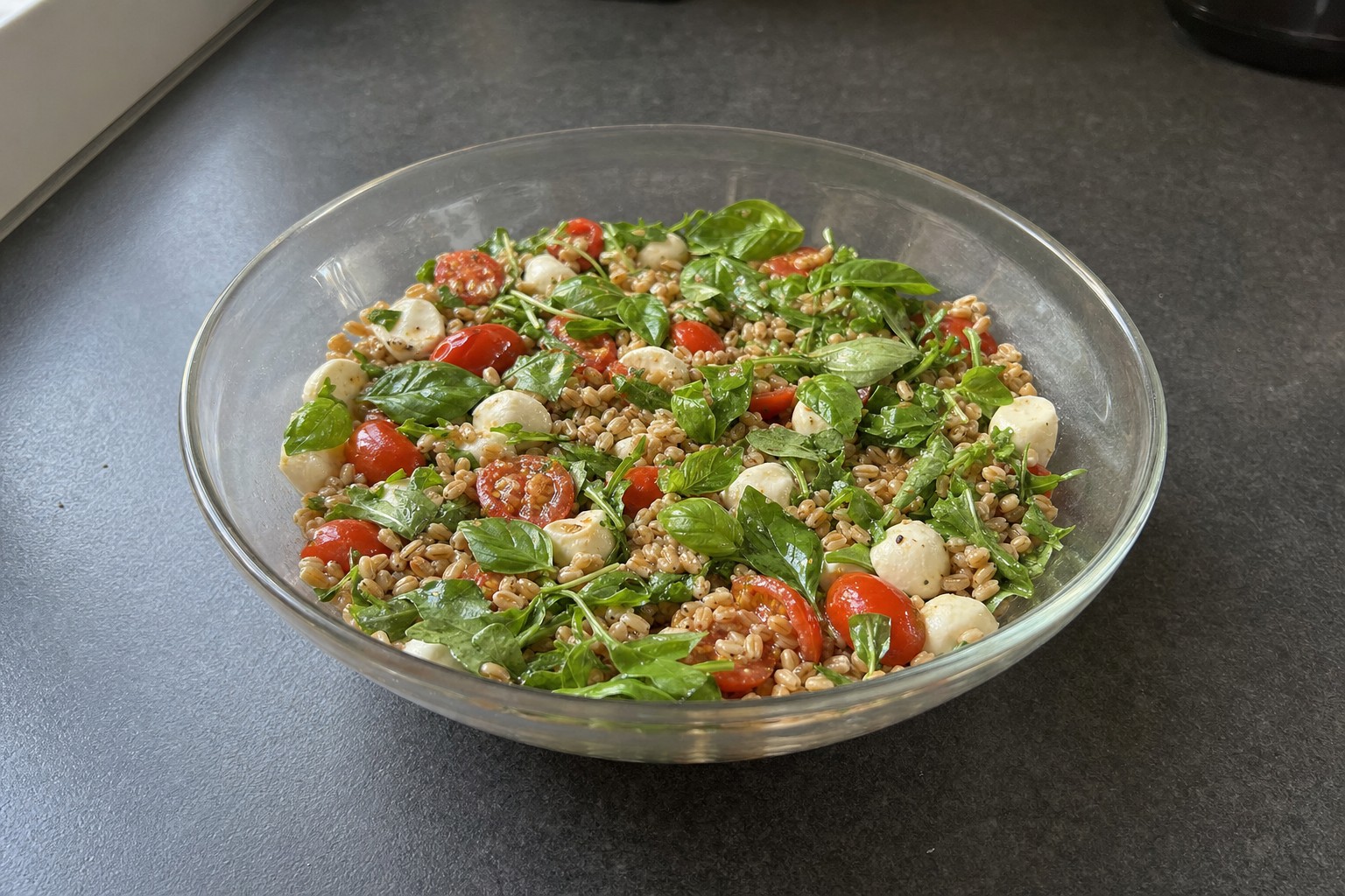 Taça de Farro à Caprese