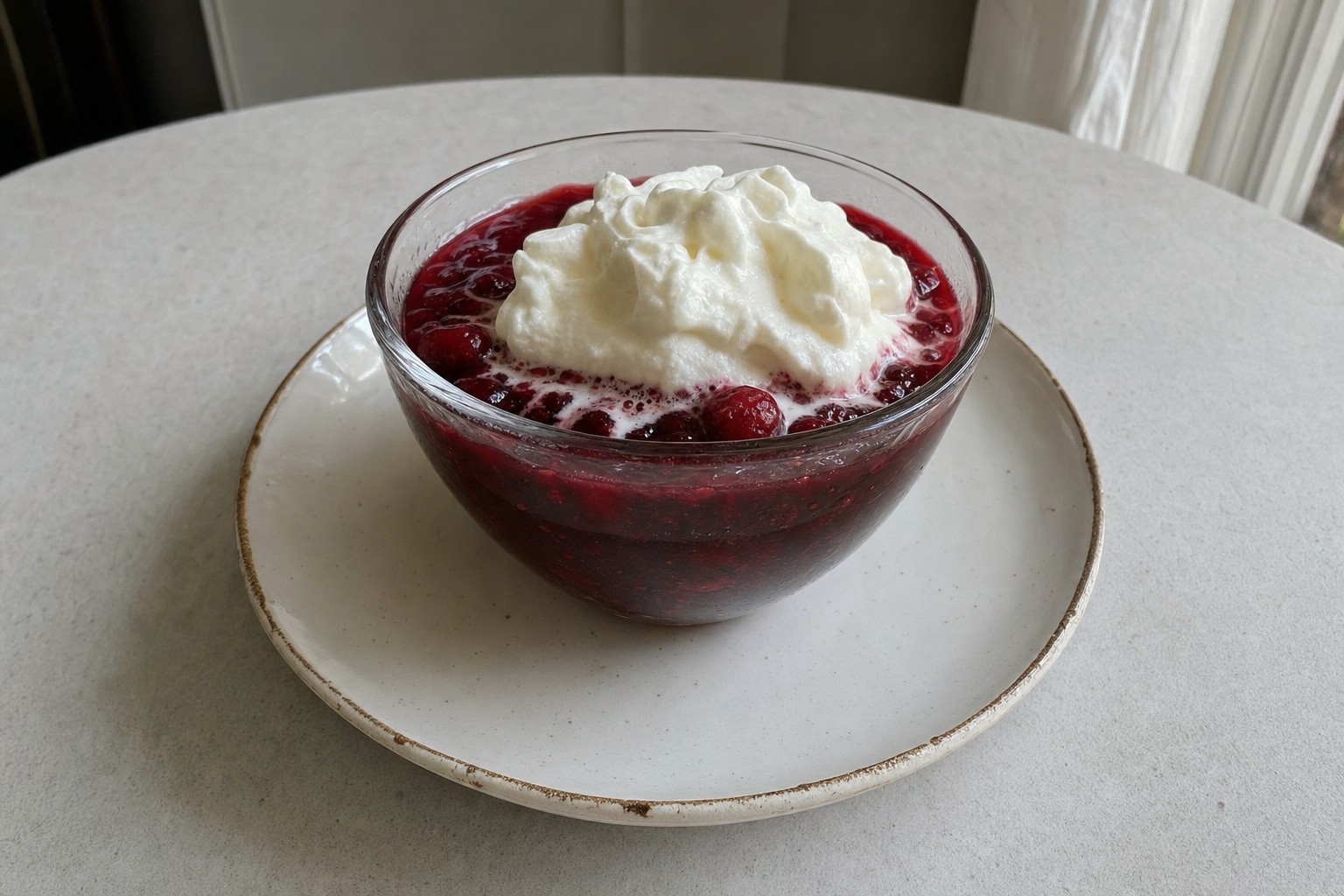 Rote Grütze – Compota Nórdica de Frutos Vermelhos com Natas