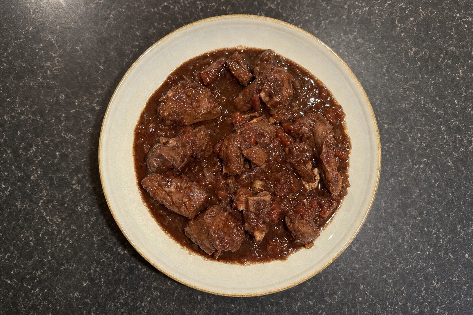 Chanfana de cabra com vinho tinto