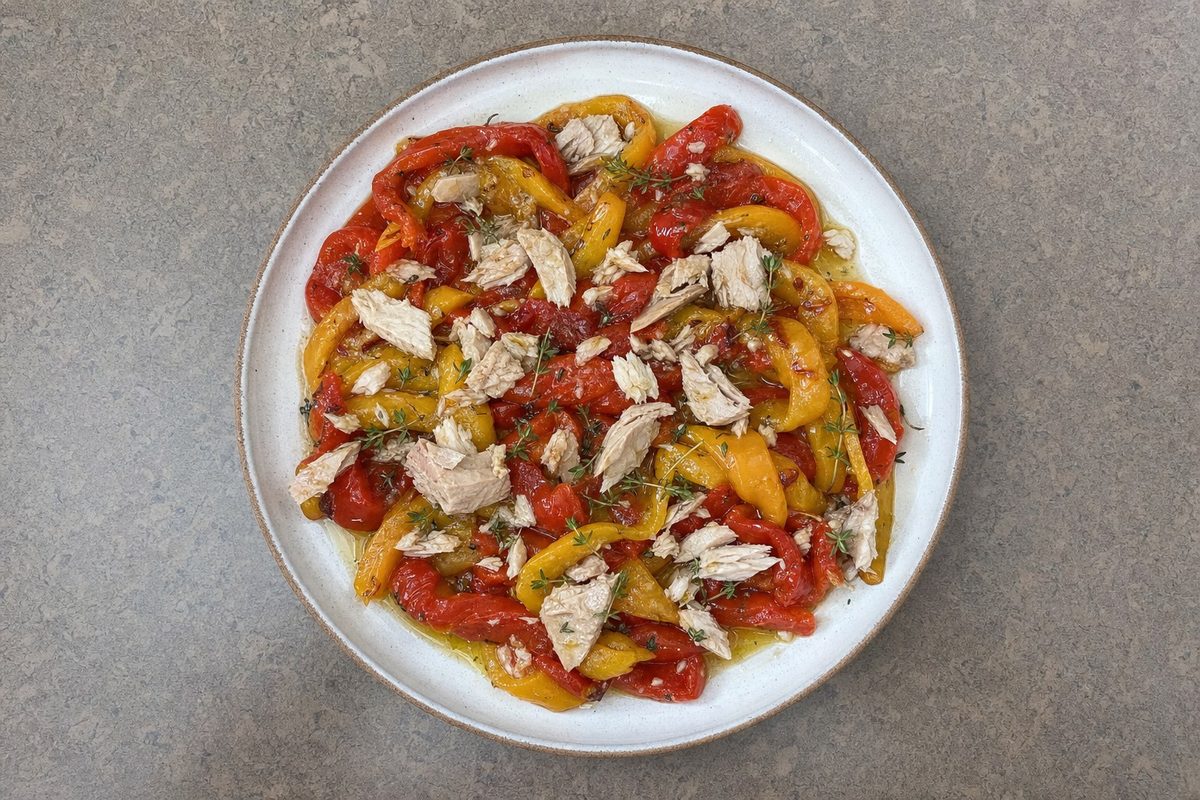 Salada de pimentos assados com atum