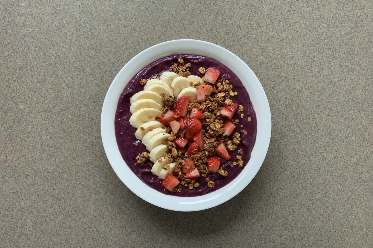 Açaí na Tigela com Banana e Granola