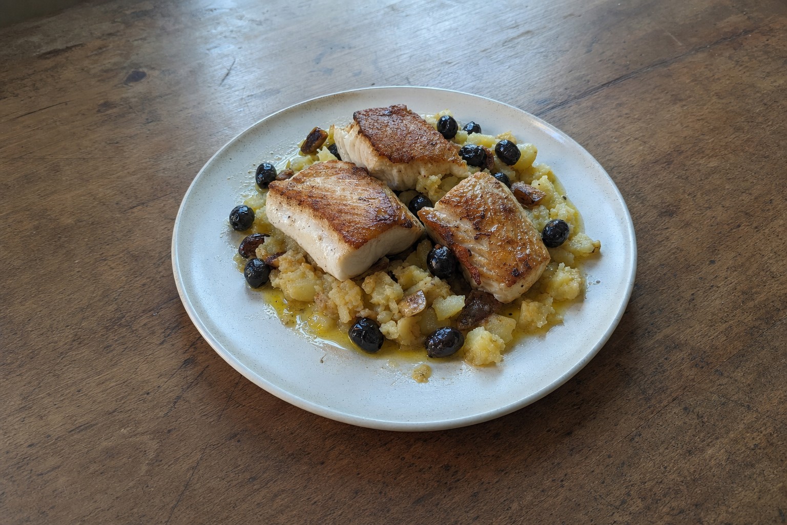 Bacalhau à Lagareiro com azeite e alho