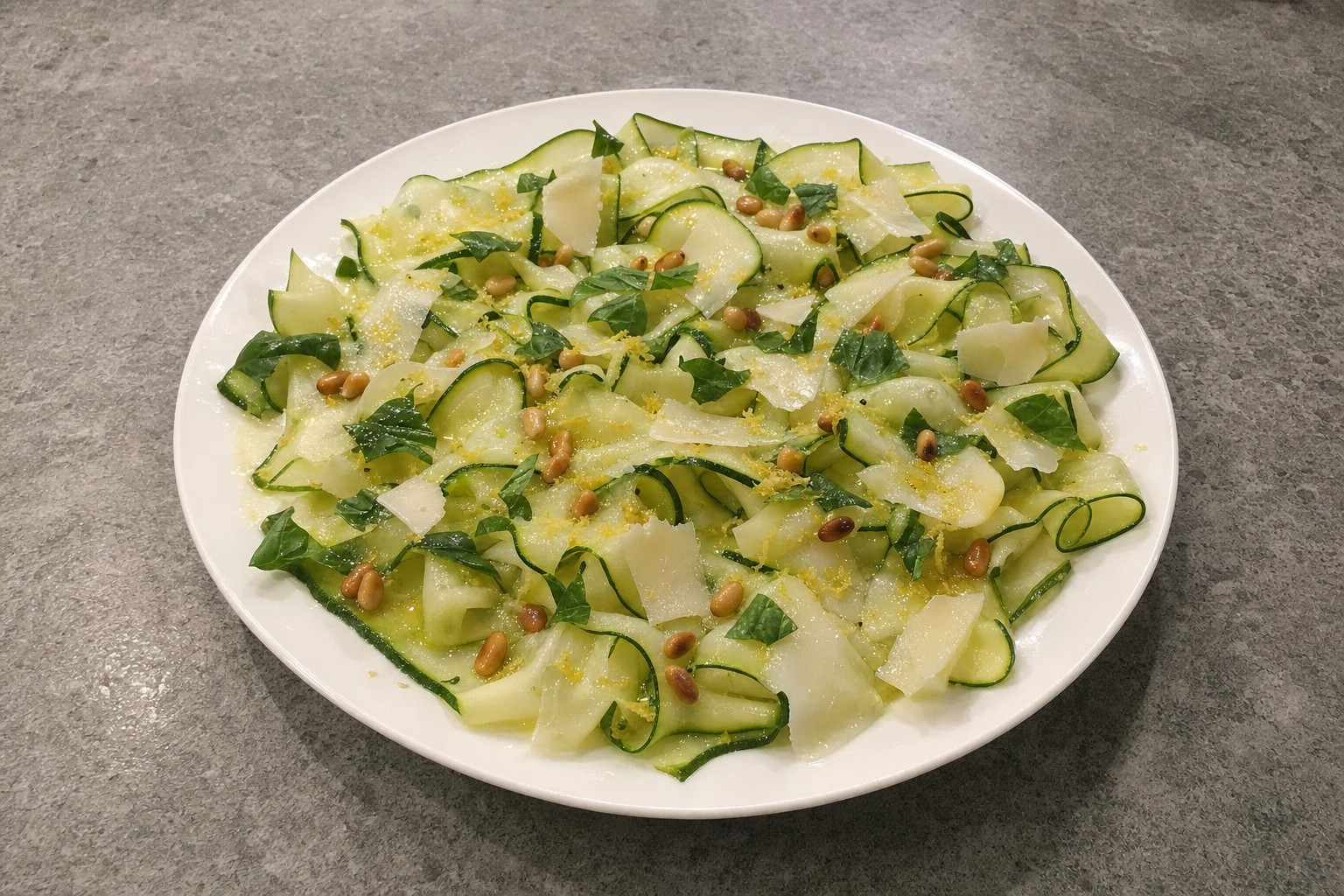 Carpaccio de Curgete com Limão e Parmesão