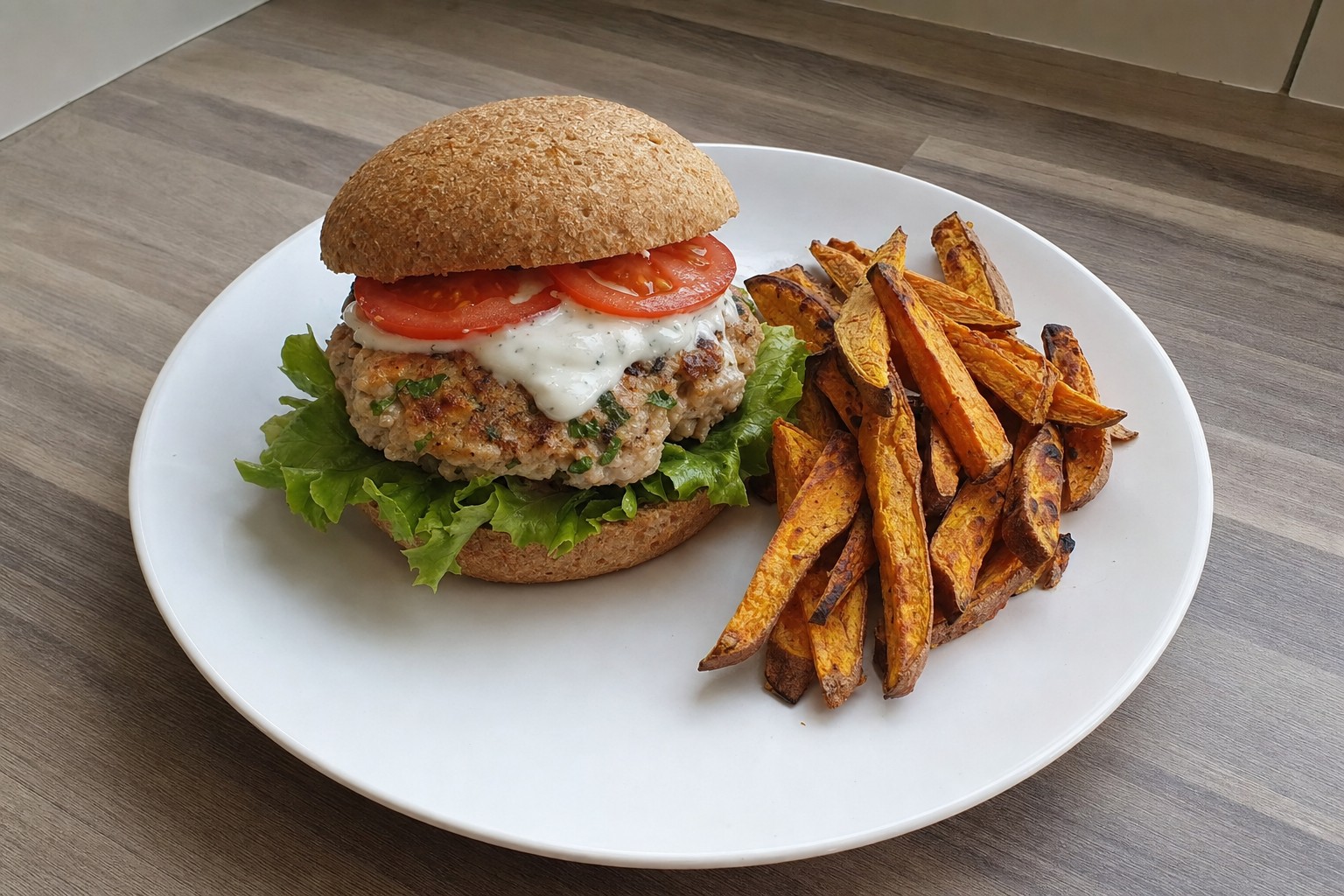 Hambúrguer de Peru Fit com Batata-Doce no Forno