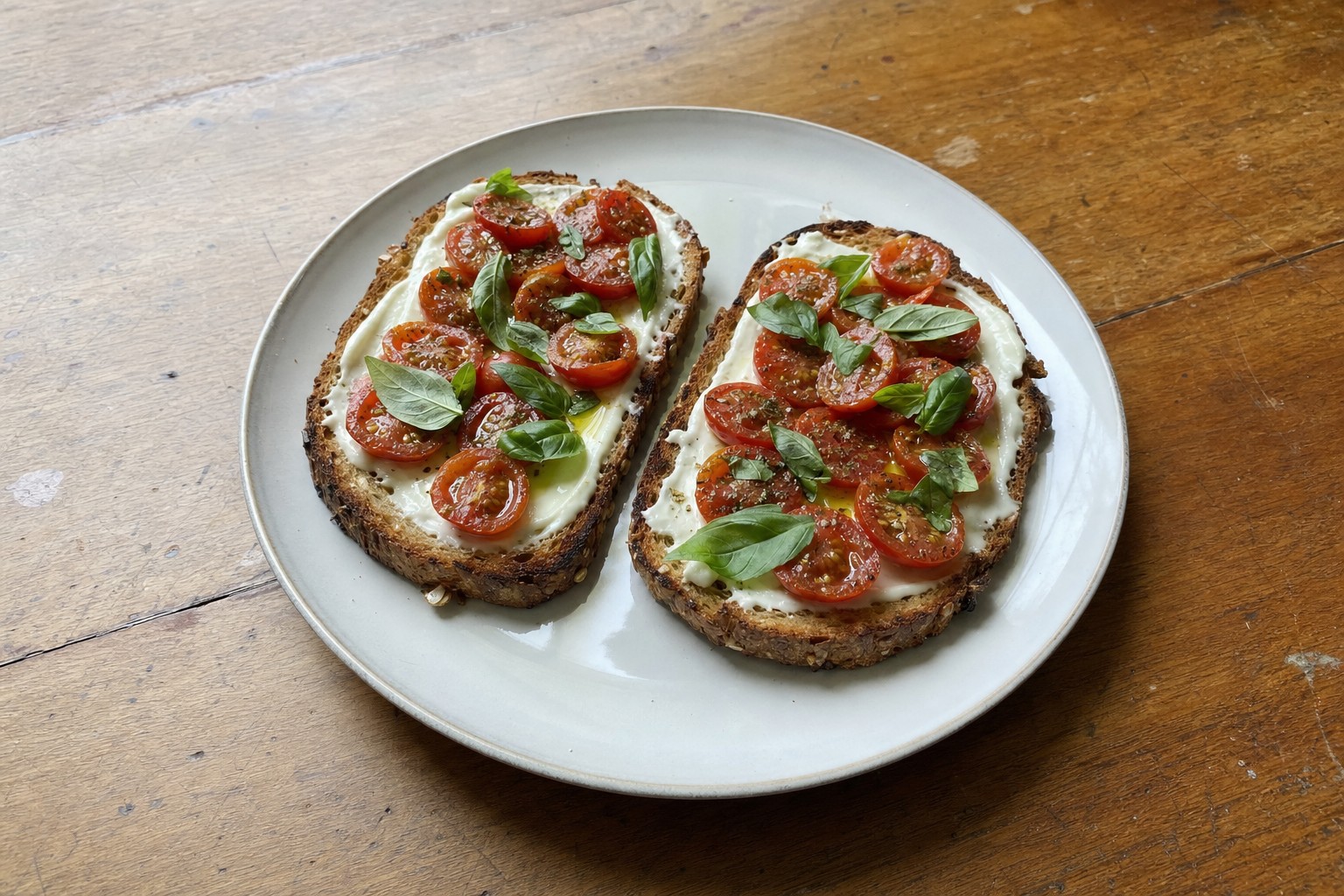 Tostas de Requeijão e Tomate