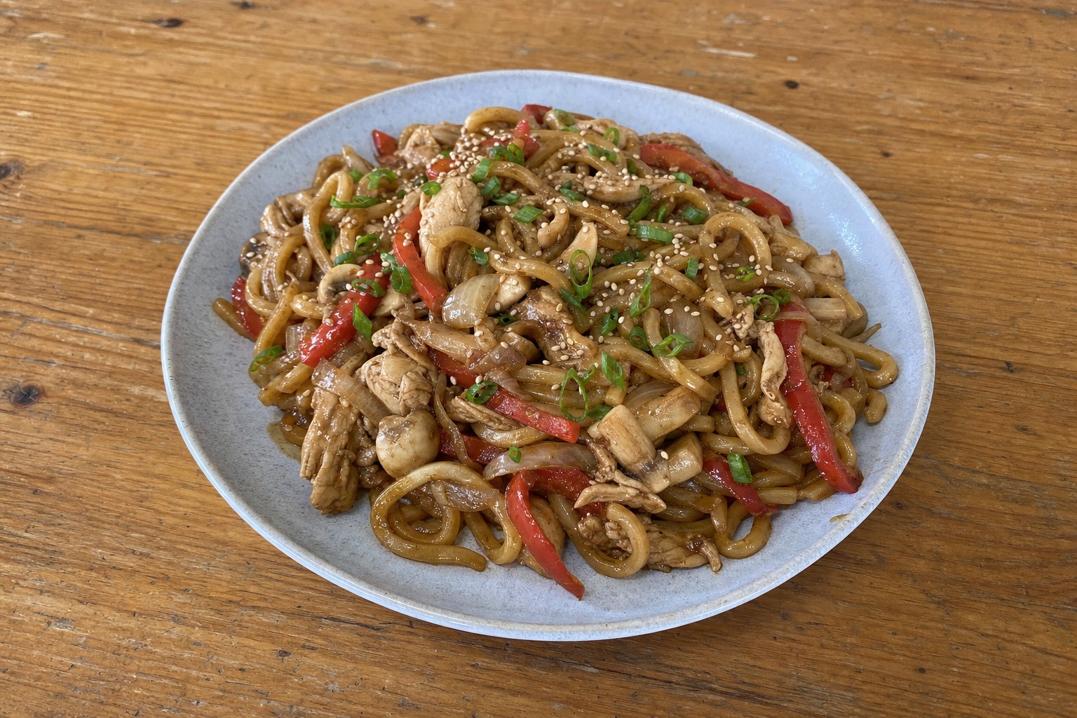 Massa Udon Salteada com Frango